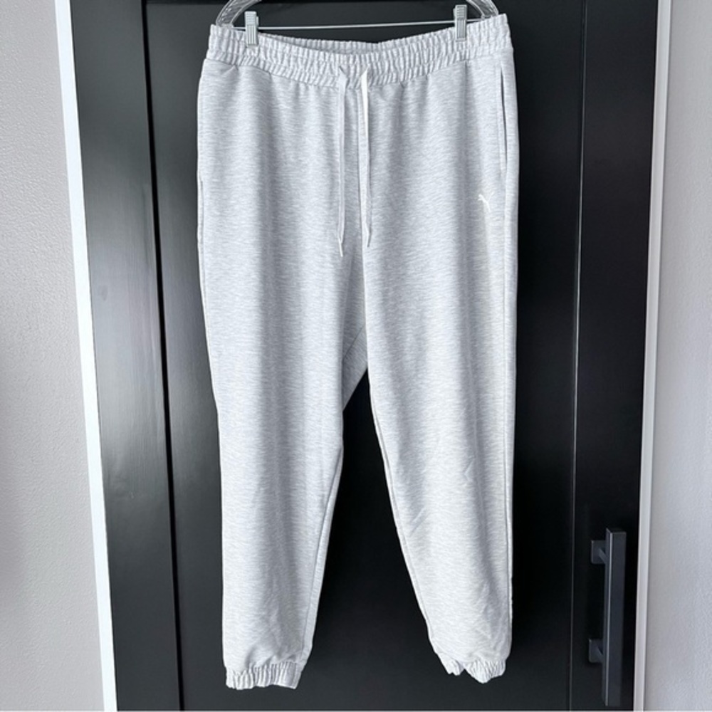 NWT women’s lightweight gray Puma joggers size XL